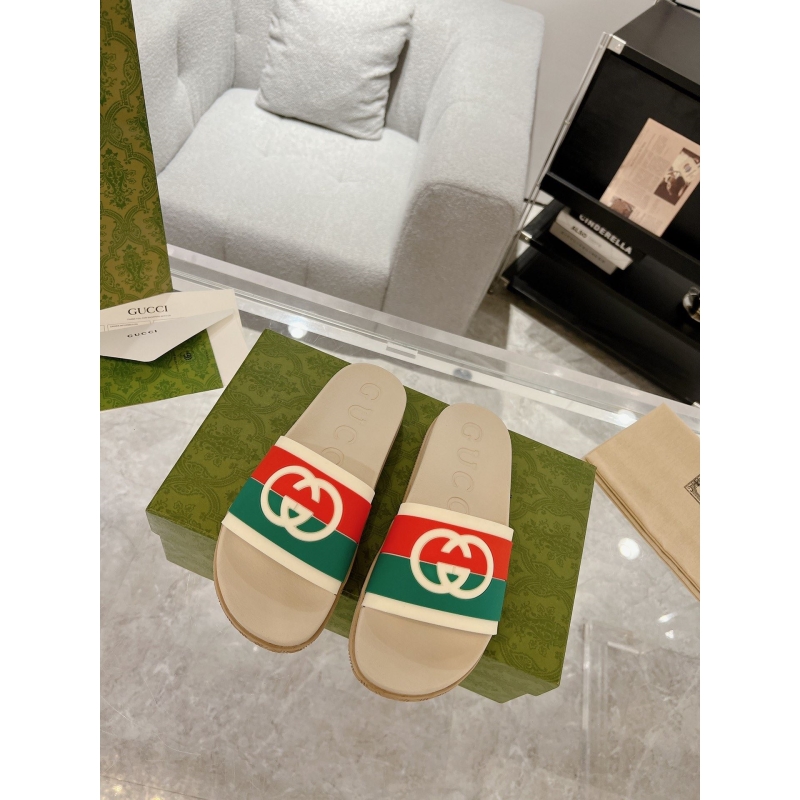 G*u*i slippers